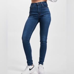 Levi High-Waisted Blue Skinny Jeans